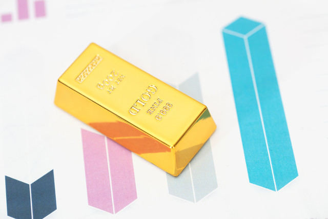 黄金远期市场价格受哪些因素左右？这些因素如何体现其价格走势？